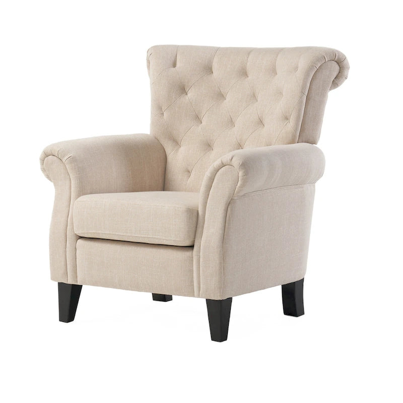 Poltrona singola in tessuto beige con braccioli arrotolati e bottoni decorativi