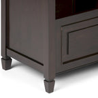 Panca contenitore tradizionale in legno massello, marrone castagna scuro, 2 posti – 107 cm L x 46 cm P x 75 cm H