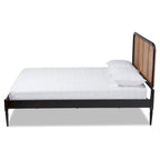 Letto matrimoniale Queen in carbone di legna con testiera in rattan intrecciato in stile Mid-Century