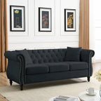 Divano Chesterfield in Velluto Nero, 3 posti, capitonné con braccioli arrotolati e finiture con borchie