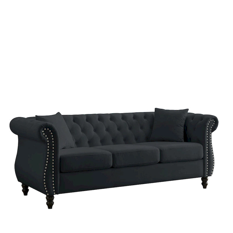 Divano Chesterfield in Velluto Nero, 3 posti, capitonné con braccioli arrotolati e finiture con borchie