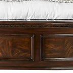 Struttura letto king marrone con testiera intagliata, singolo